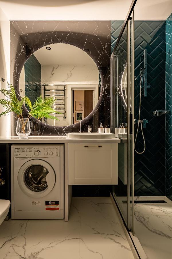Emerald Lux Apartment. Liveinlviv Exteriör bild